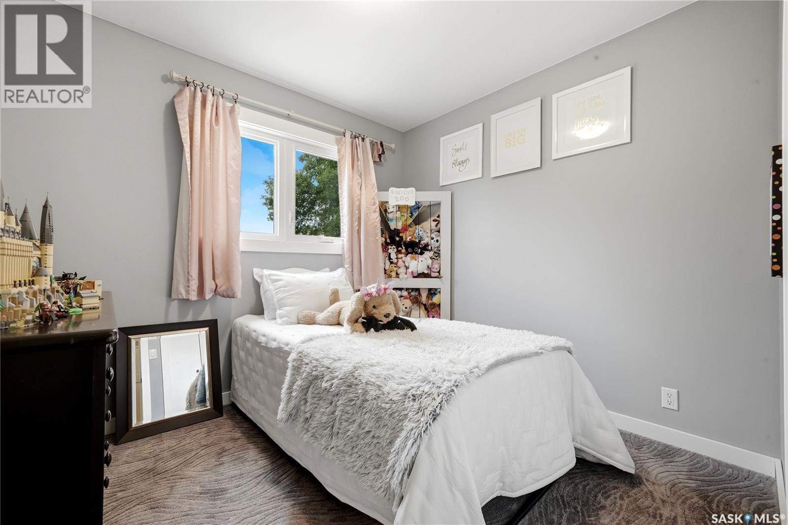 114 Mcsherry Crescent, Regina, SK - Indoor Photo Showing Bedroom
