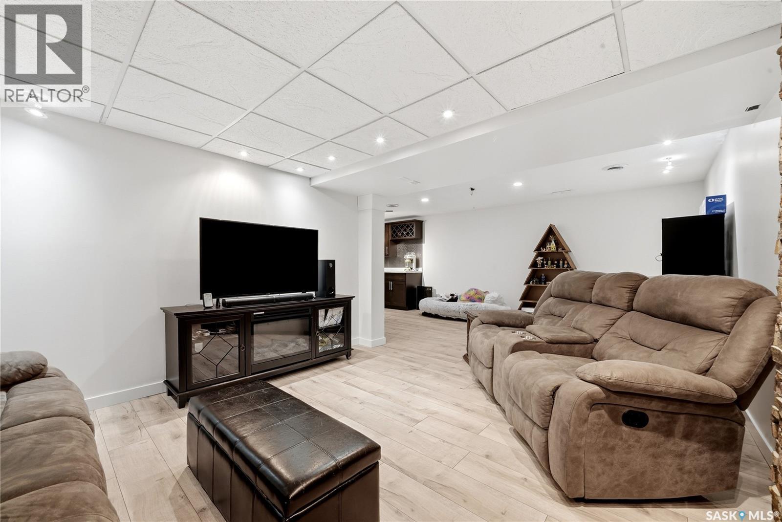 114 Mcsherry Crescent, Regina, SK - Indoor