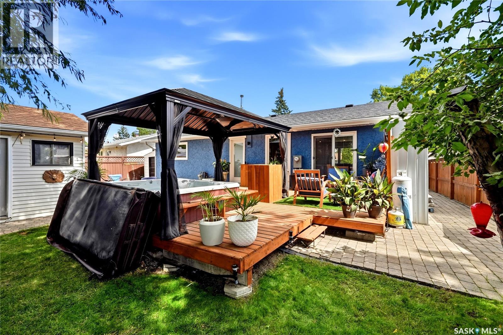 114 Mcsherry Crescent, Regina, SK - Outdoor With Deck Patio Veranda