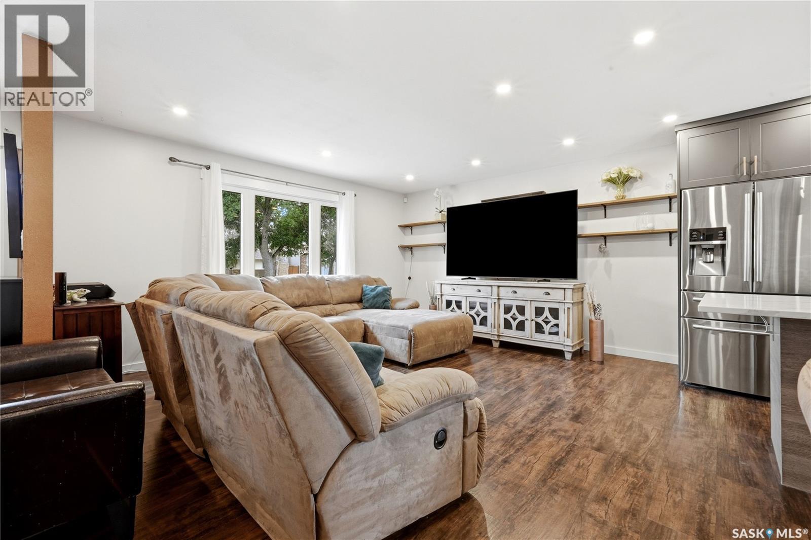 114 Mcsherry Crescent, Regina, SK - Indoor
