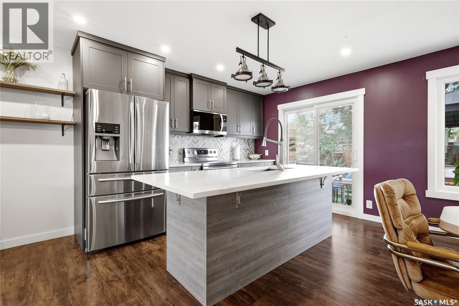 114 Mcsherry Crescent, Regina, SK - Indoor Photo Showing Kitchen With Stainless Steel Kitchen With Upgraded Kitchen