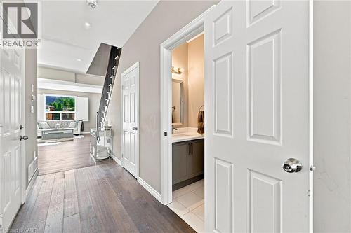 41 Aquasanta Crescent, Hamilton, ON - Indoor Photo Showing Other Room