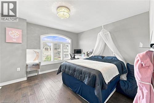 41 Aquasanta Crescent, Hamilton, ON - Indoor Photo Showing Bedroom