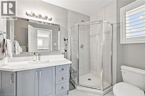 41 Aquasanta Crescent, Hamilton, ON - Indoor Photo Showing Bathroom