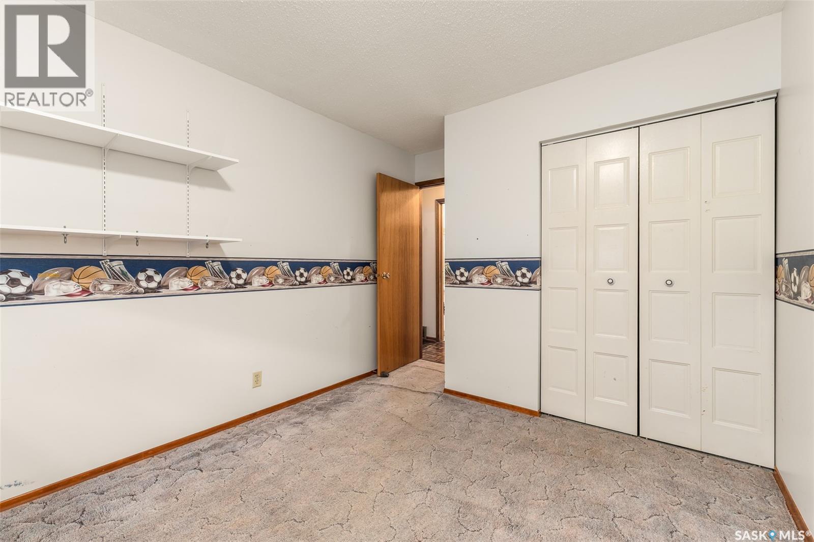 6142 7Th Avenue N, Regina, SK - Indoor Photo Showing Laundry Room