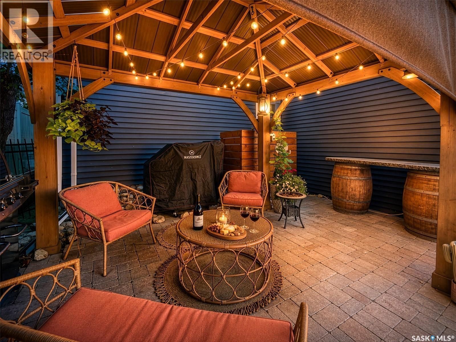 1046 Clifton Avenue, Moose Jaw, SK - Outdoor With Deck Patio Veranda With Exterior