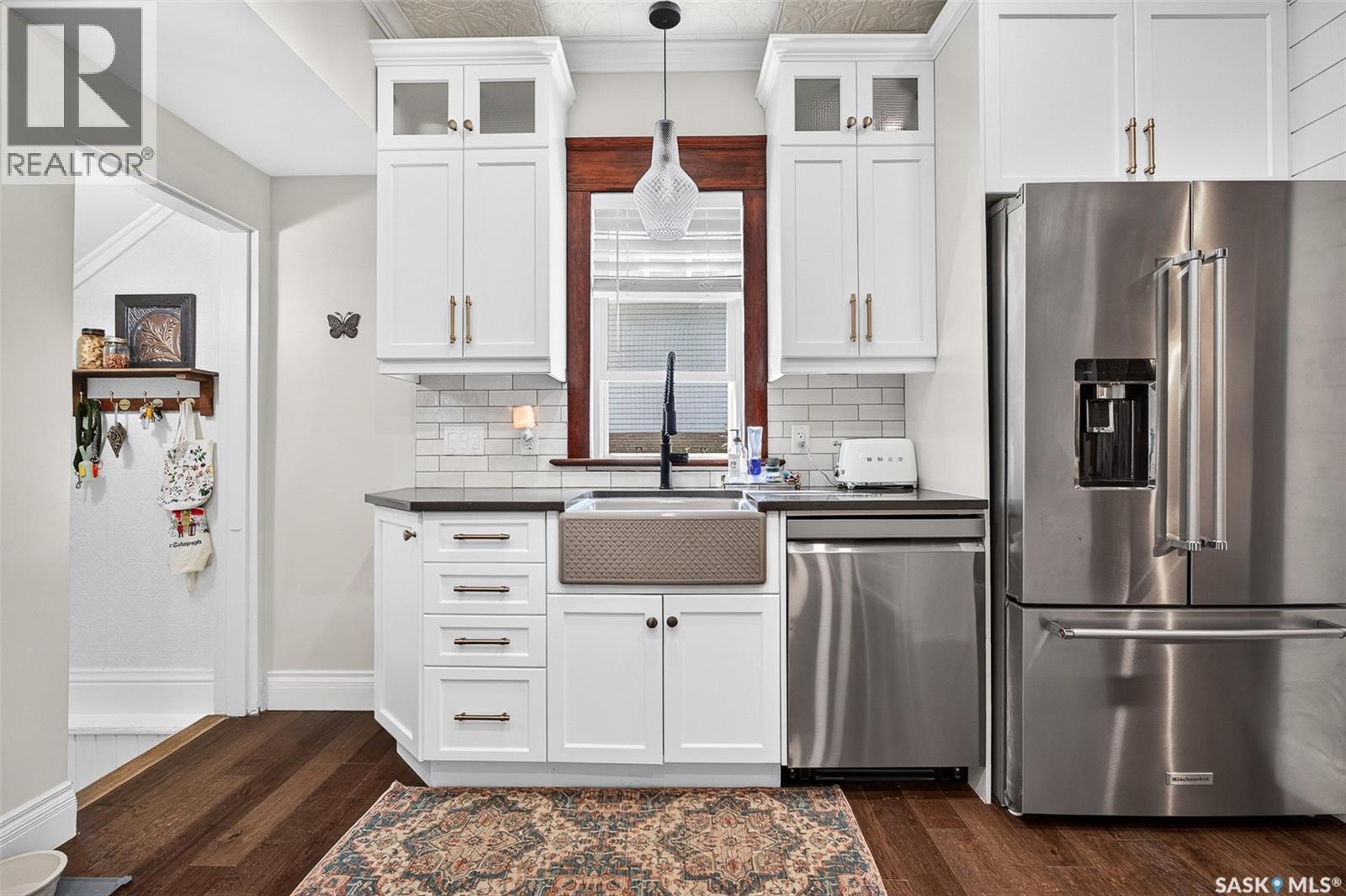 1046 Clifton Avenue, Moose Jaw, SK - Indoor Photo Showing Kitchen