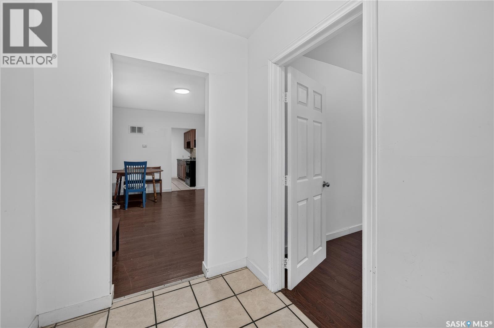 1812 Ottawa Street, Regina, SK - Indoor Photo Showing Other Room