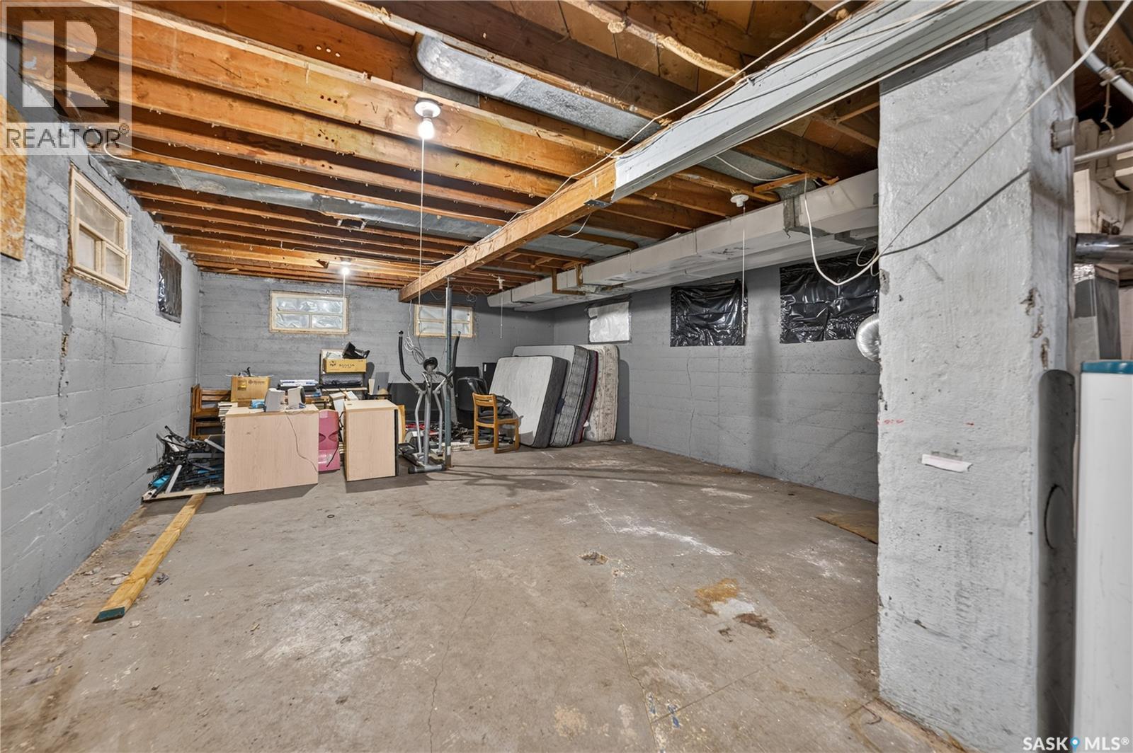 1812 Ottawa Street, Regina, SK - Indoor Photo Showing Basement