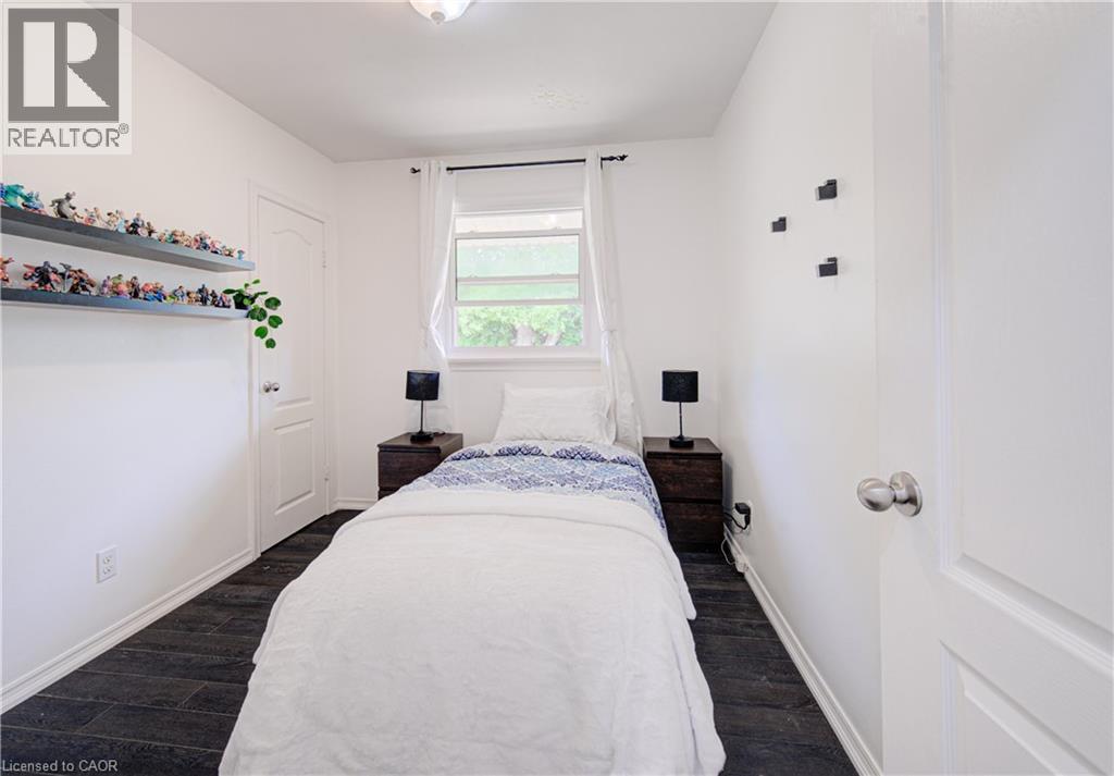 152 Clark Avenue, Kitchener, ON - Indoor Photo Showing Bedroom
