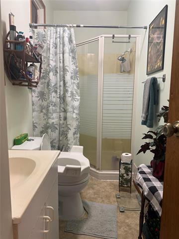 371 St John'S Ave, Winnipeg, MB - Indoor Photo Showing Bathroom