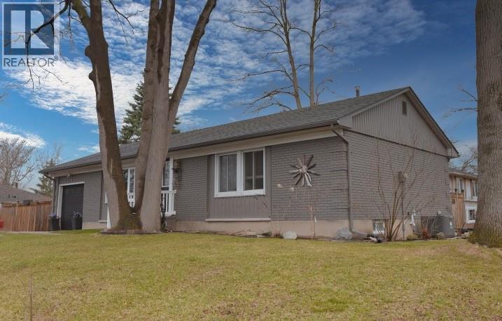 830 Champlain Road, Sarnia, ON - Outdoor