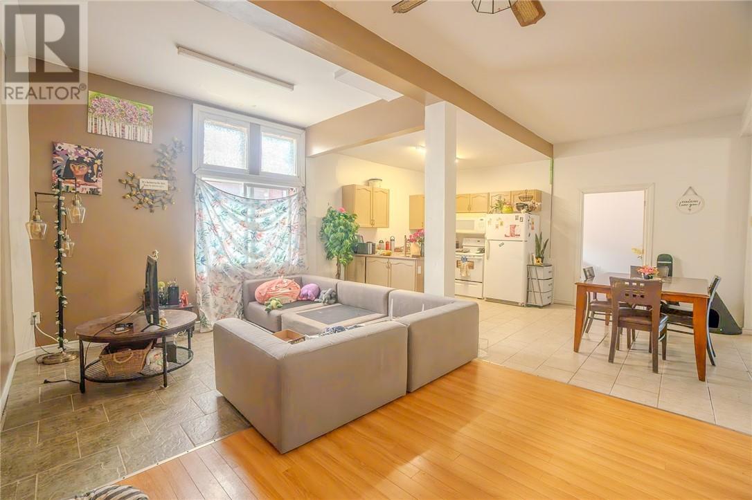 7 Second Avenue, Levack, ON - Indoor Photo Showing Living Room