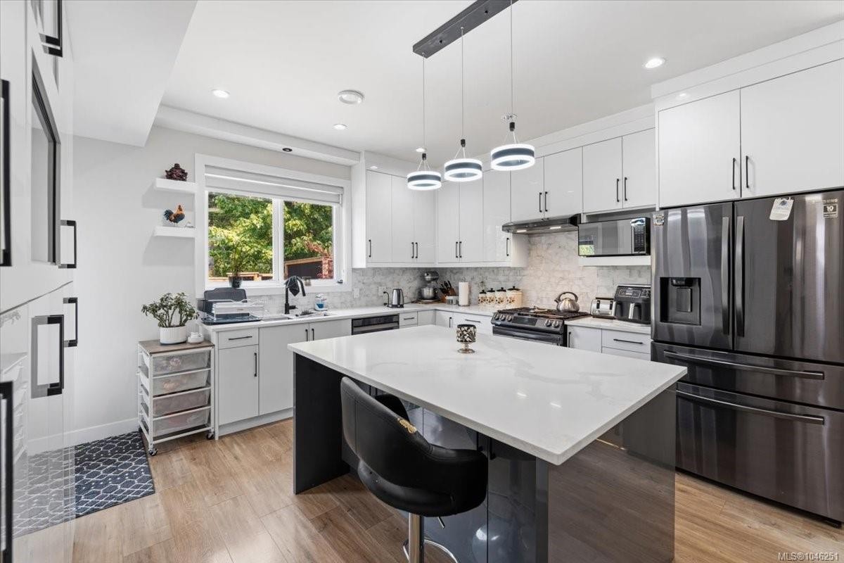 1636 Roberta Rd South, Nanaimo, BC