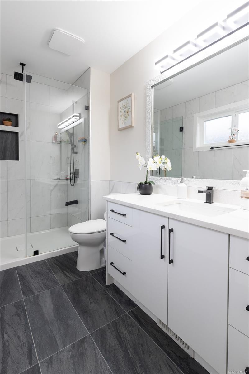 1636 Roberta Rd South, Nanaimo, BC