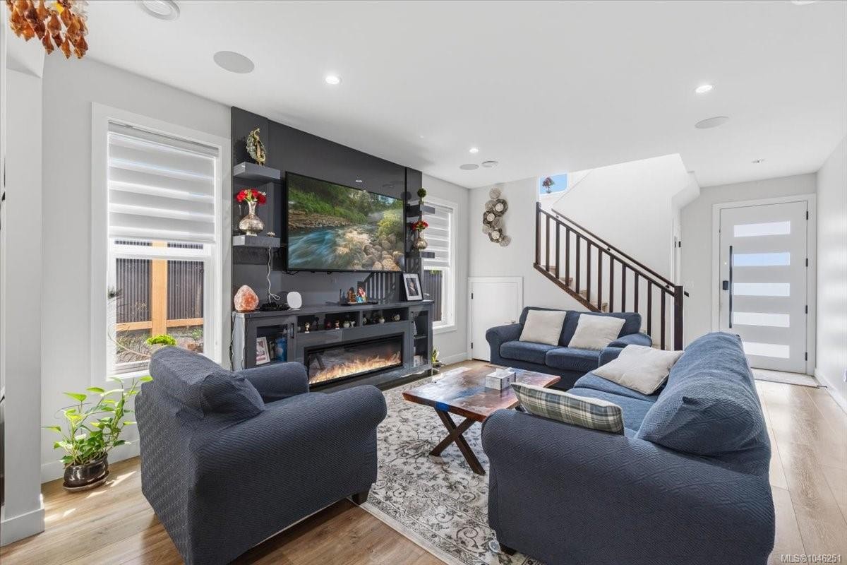 1636 Roberta Rd South, Nanaimo, BC