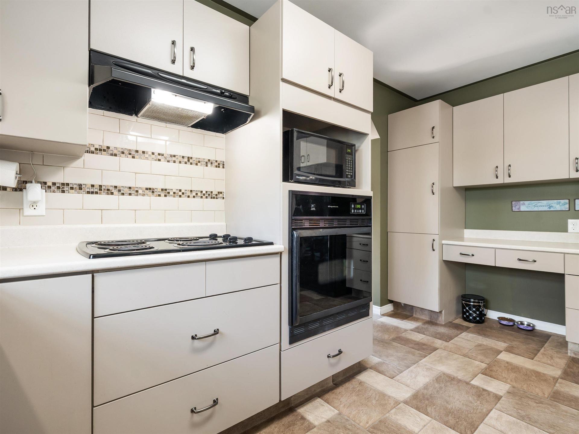 86 Nita Drive, Brookside, NS - Indoor Photo Showing Kitchen