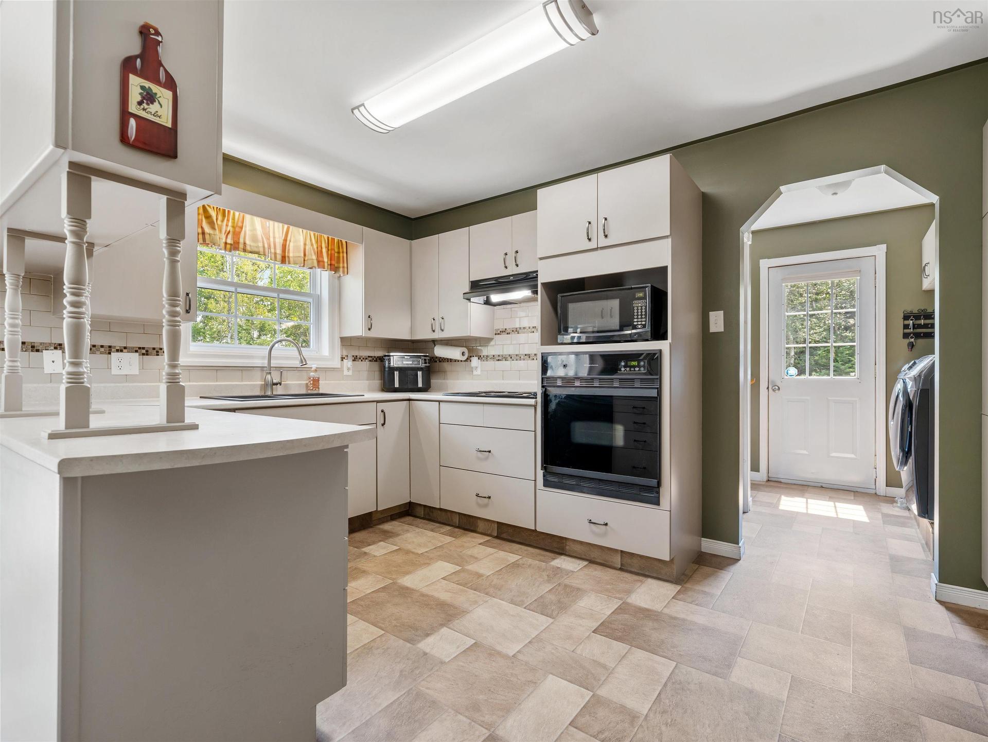 86 Nita Drive, Brookside, NS - Indoor Photo Showing Kitchen