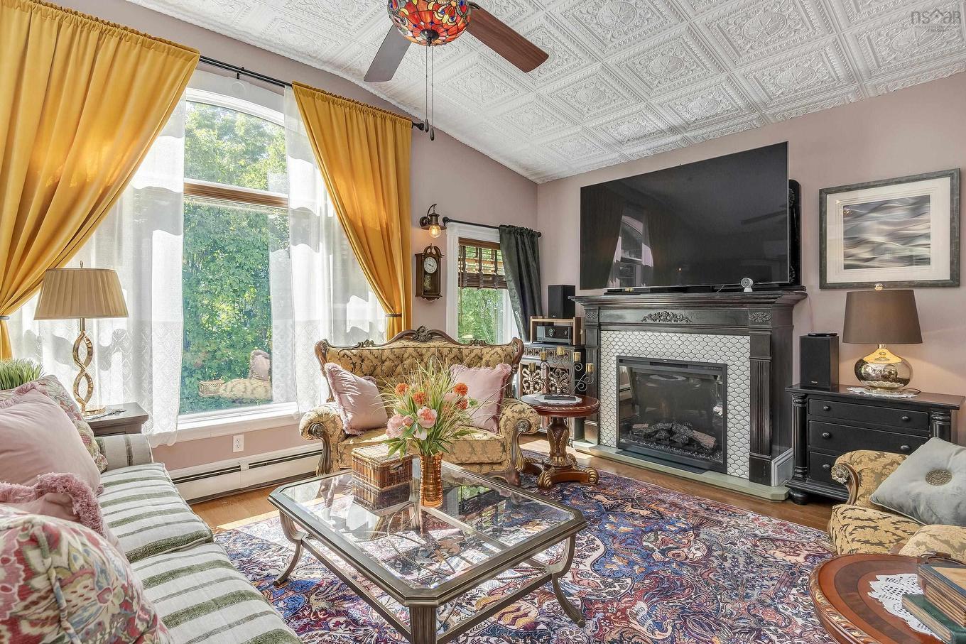 174 South Street, Berwick, NS - Indoor Photo Showing Living Room With Fireplace