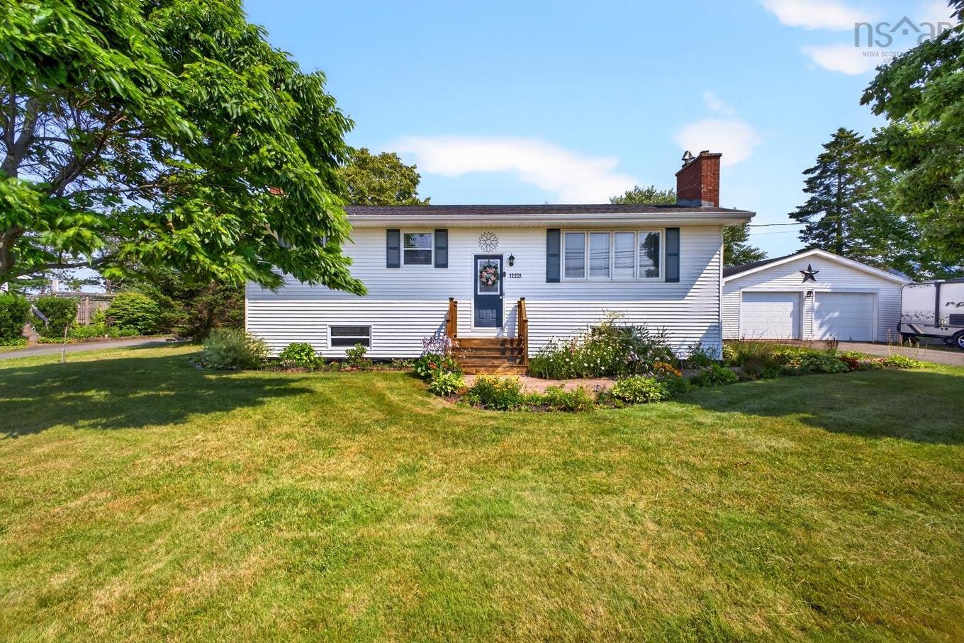 12221 Highway 2, Lower Onslow, NS