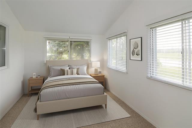 15 Middle Dr, Winnipeg Beach, MB - Indoor Photo Showing Bedroom
