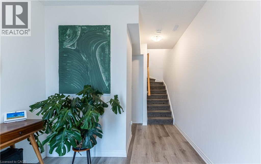 92 Dryden Lane, Hamilton, ON - Indoor Photo Showing Other Room