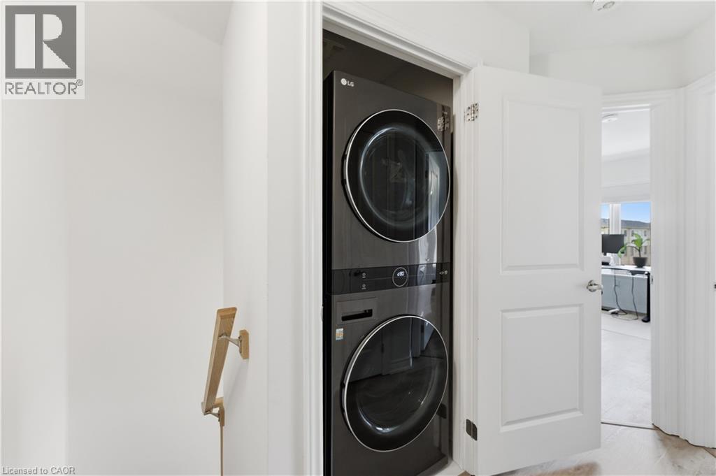 92 Dryden Lane, Hamilton, ON - Indoor Photo Showing Laundry Room