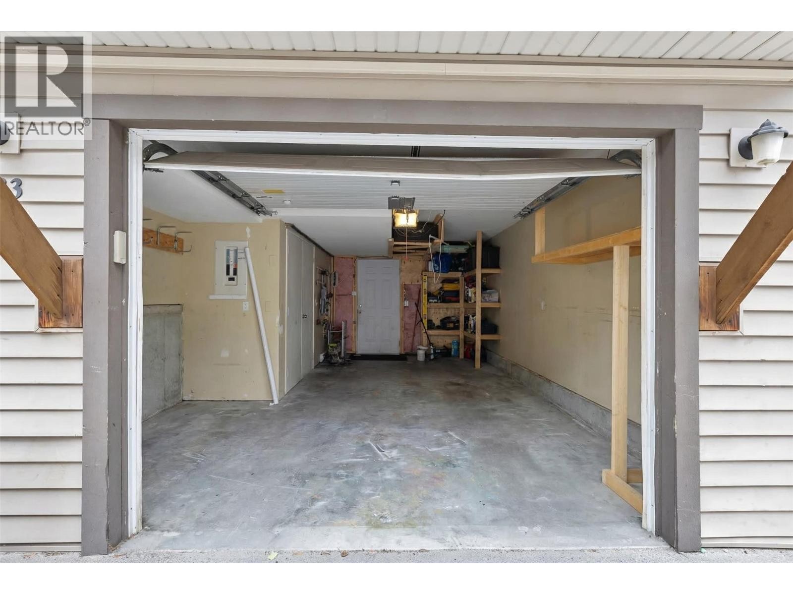 1355 Findlay Road Unit# 133, Kelowna, BC - Photo Showing Garage
