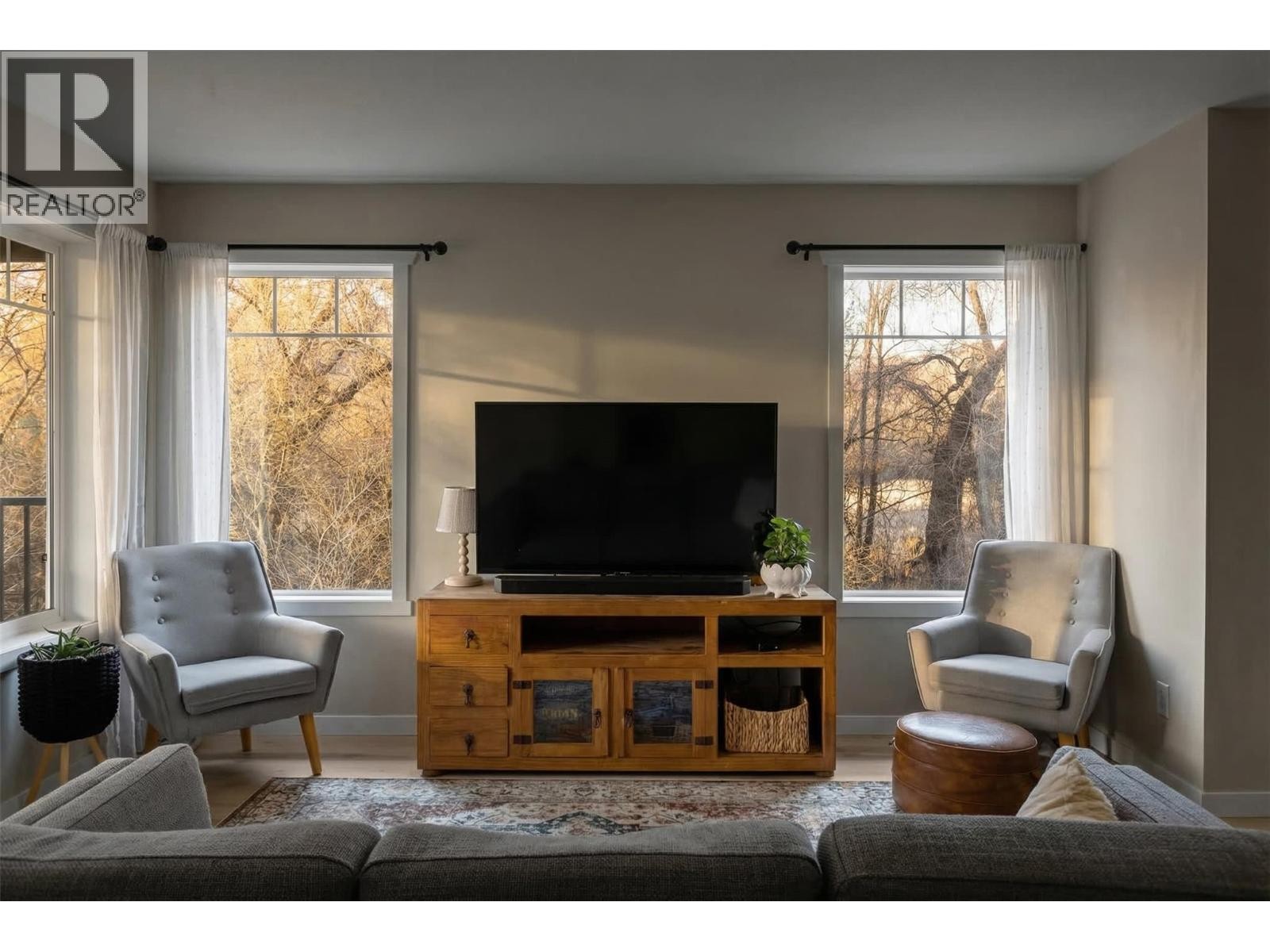 1355 Findlay Road Unit# 133, Kelowna, BC - Indoor Photo Showing Living Room