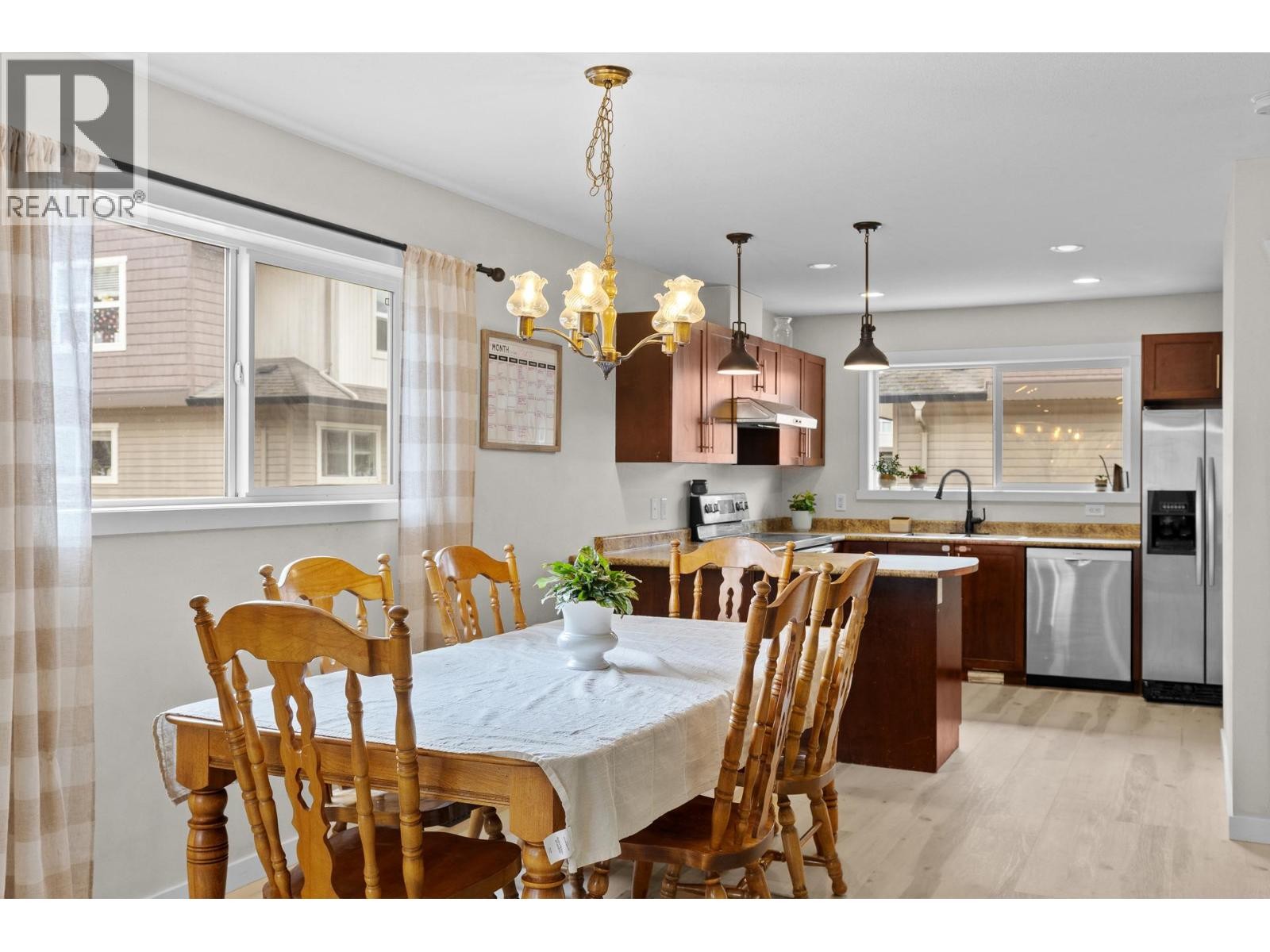 1355 Findlay Road Unit# 133, Kelowna, BC - Indoor Photo Showing Dining Room