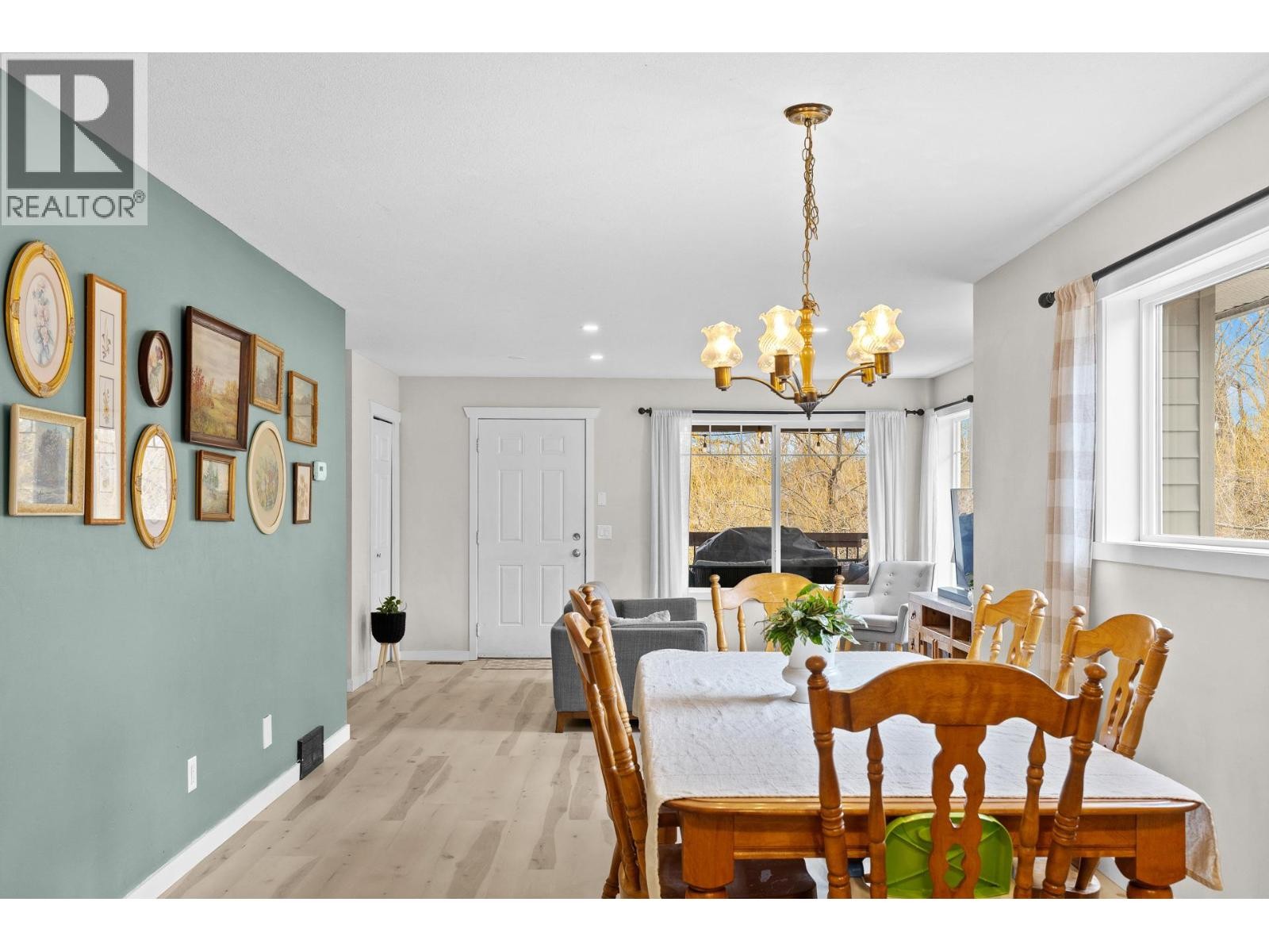 1355 Findlay Road Unit# 133, Kelowna, BC - Indoor Photo Showing Dining Room