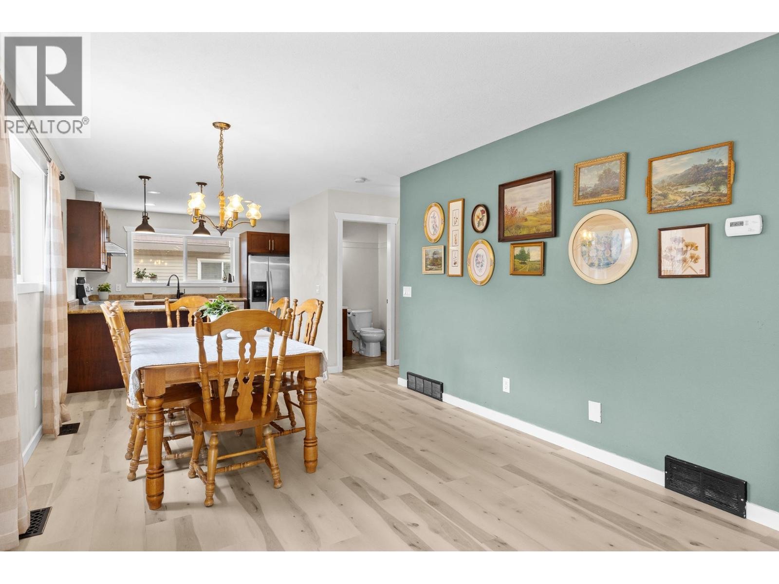 1355 Findlay Road Unit# 133, Kelowna, BC - Indoor Photo Showing Dining Room