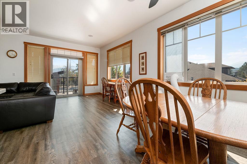 906 6Th Avenue Unit# 1, Invermere, BC - Indoor Photo Showing Other Room