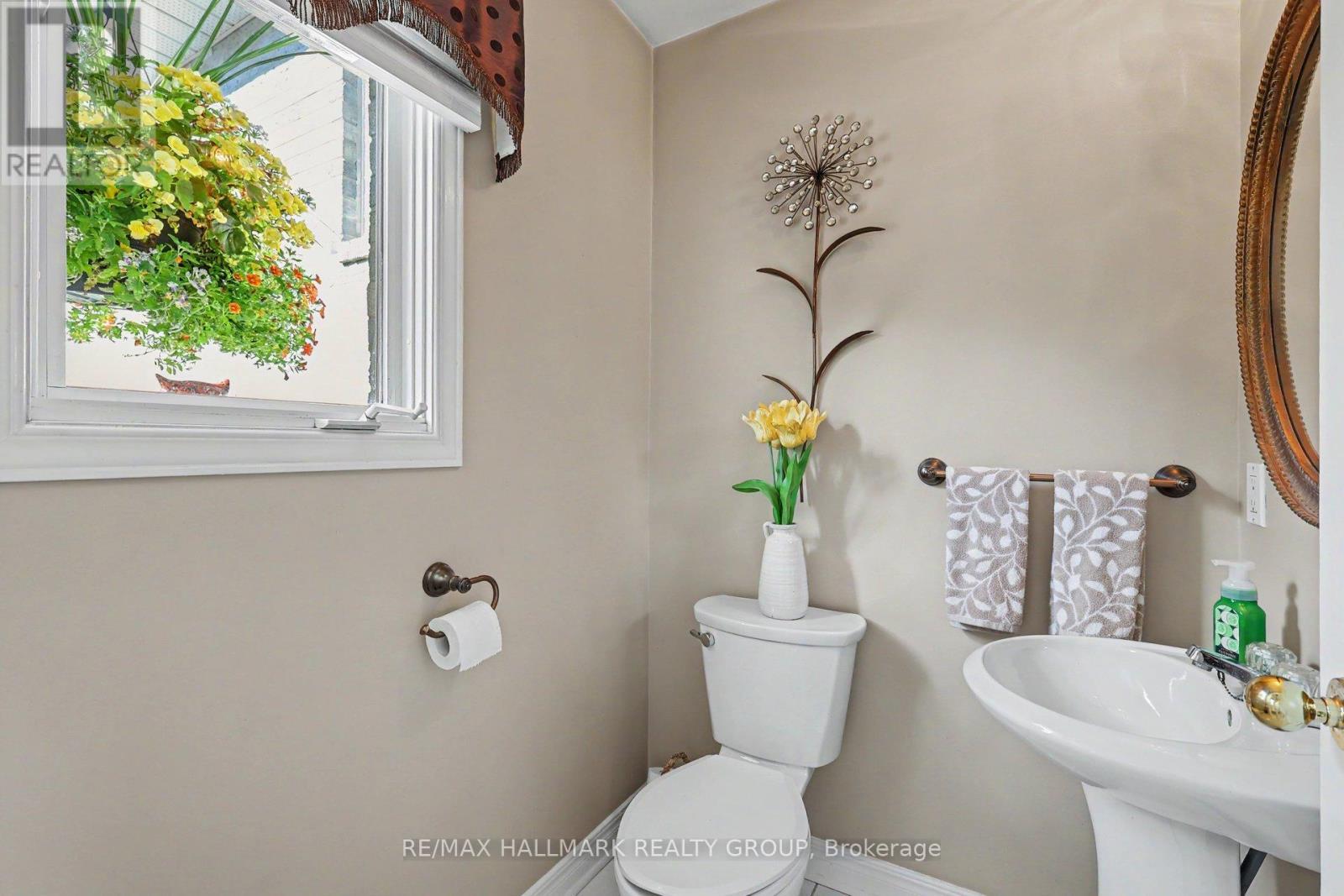 1721 Carsonby Road E, Ottawa, ON - Indoor Photo Showing Bathroom
