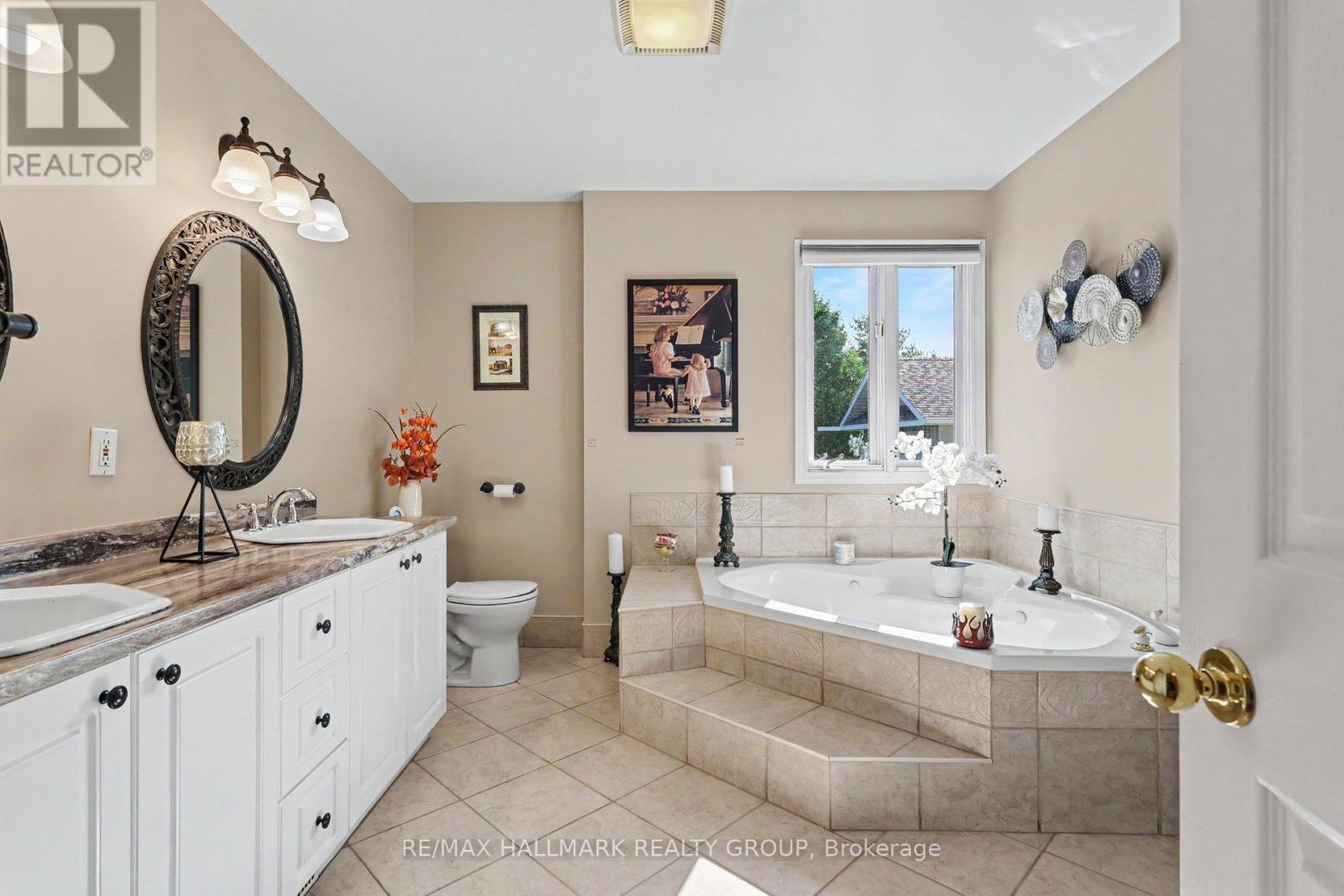 1721 Carsonby Road E, Ottawa, ON - Indoor Photo Showing Bathroom