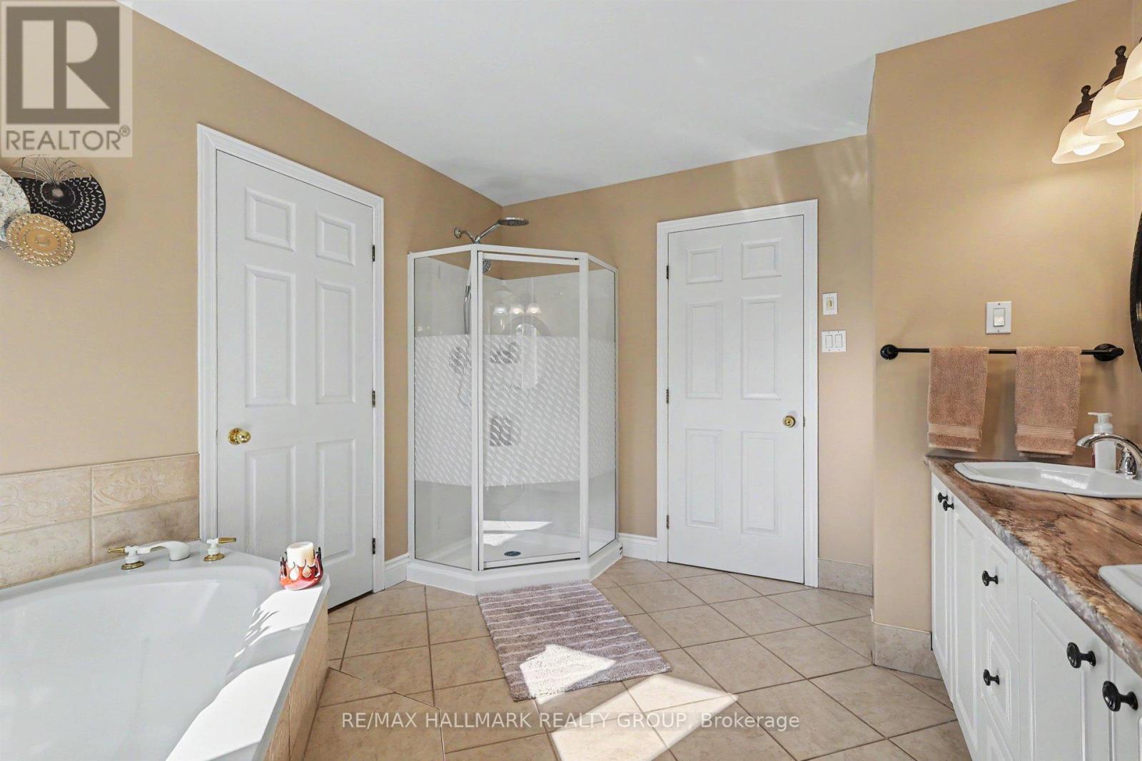 1721 Carsonby Road E, Ottawa, ON - Indoor Photo Showing Bathroom