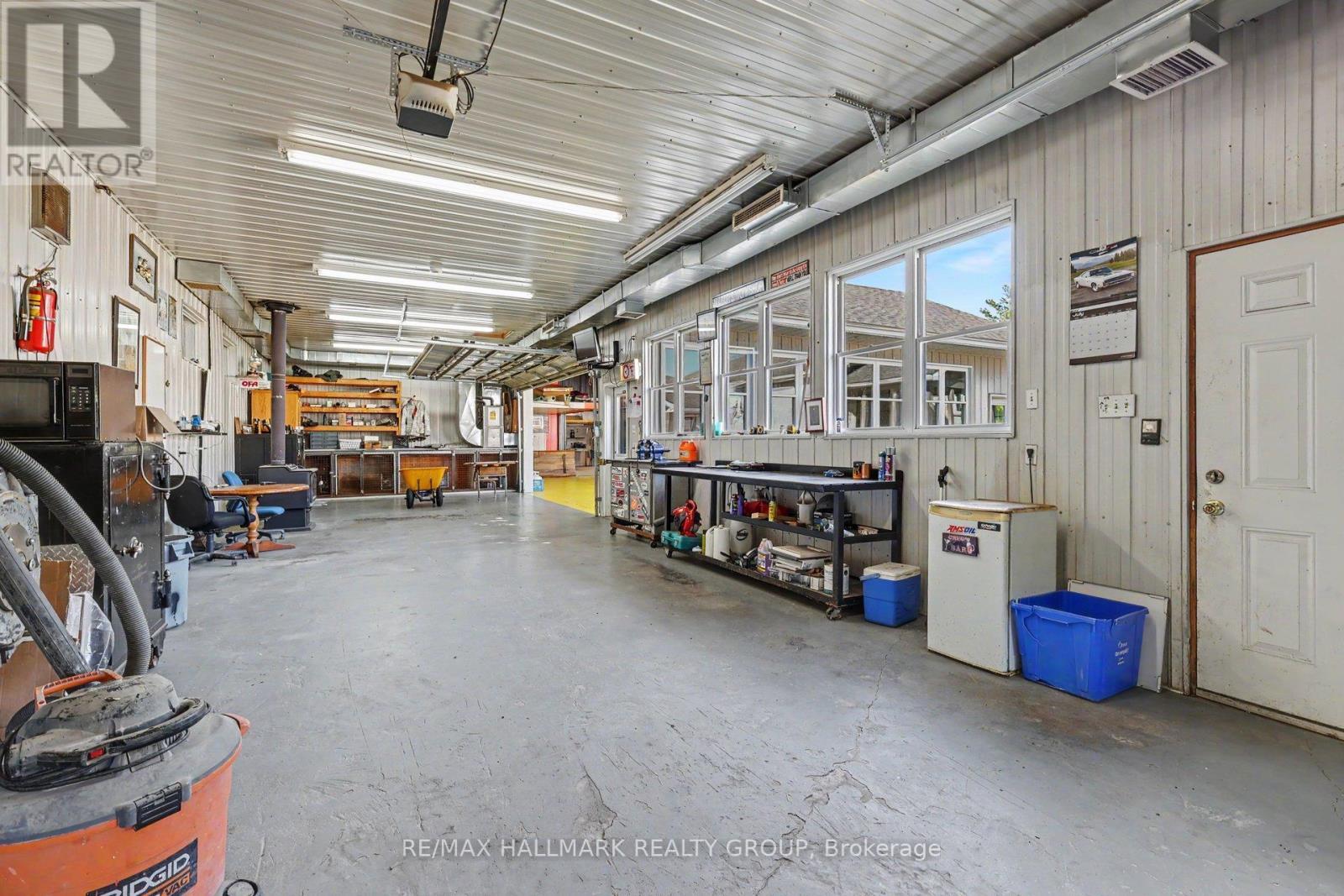 1721 Carsonby Road E, Ottawa, ON - Indoor Photo Showing Garage