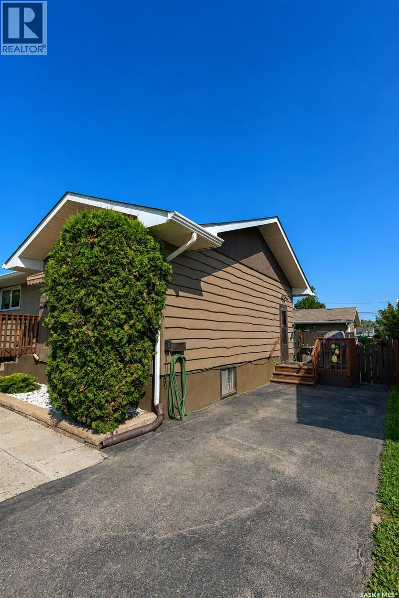 340 28Th Street E, Prince Albert, SK - Outdoor