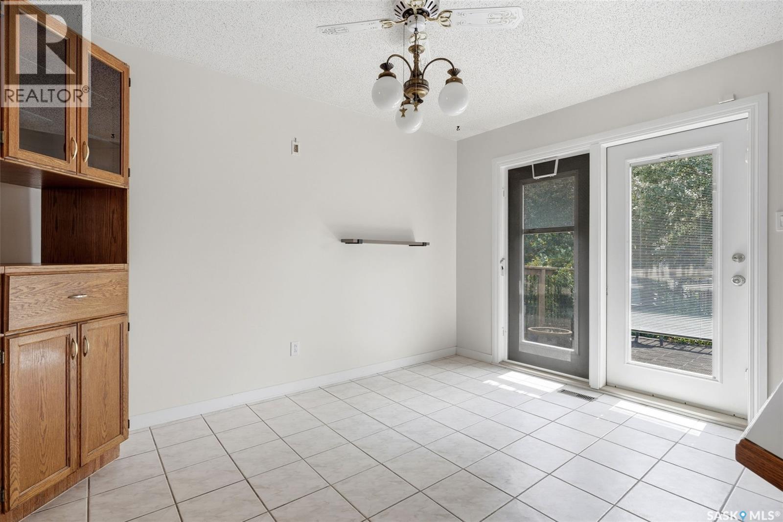 1250 Mcneill Crescent, Regina, SK - Indoor Photo Showing Other Room