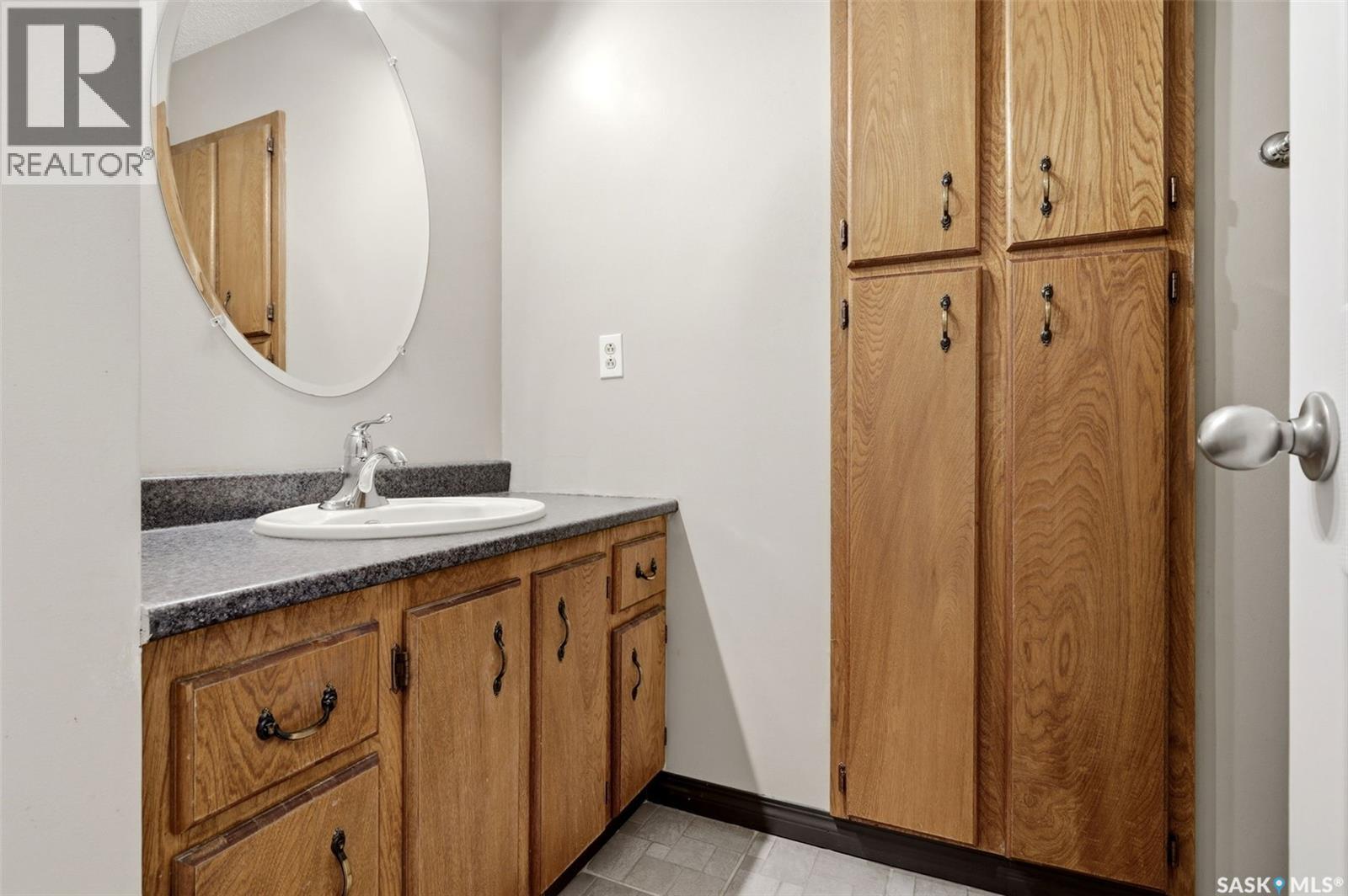 1250 Mcneill Crescent, Regina, SK - Indoor Photo Showing Bathroom