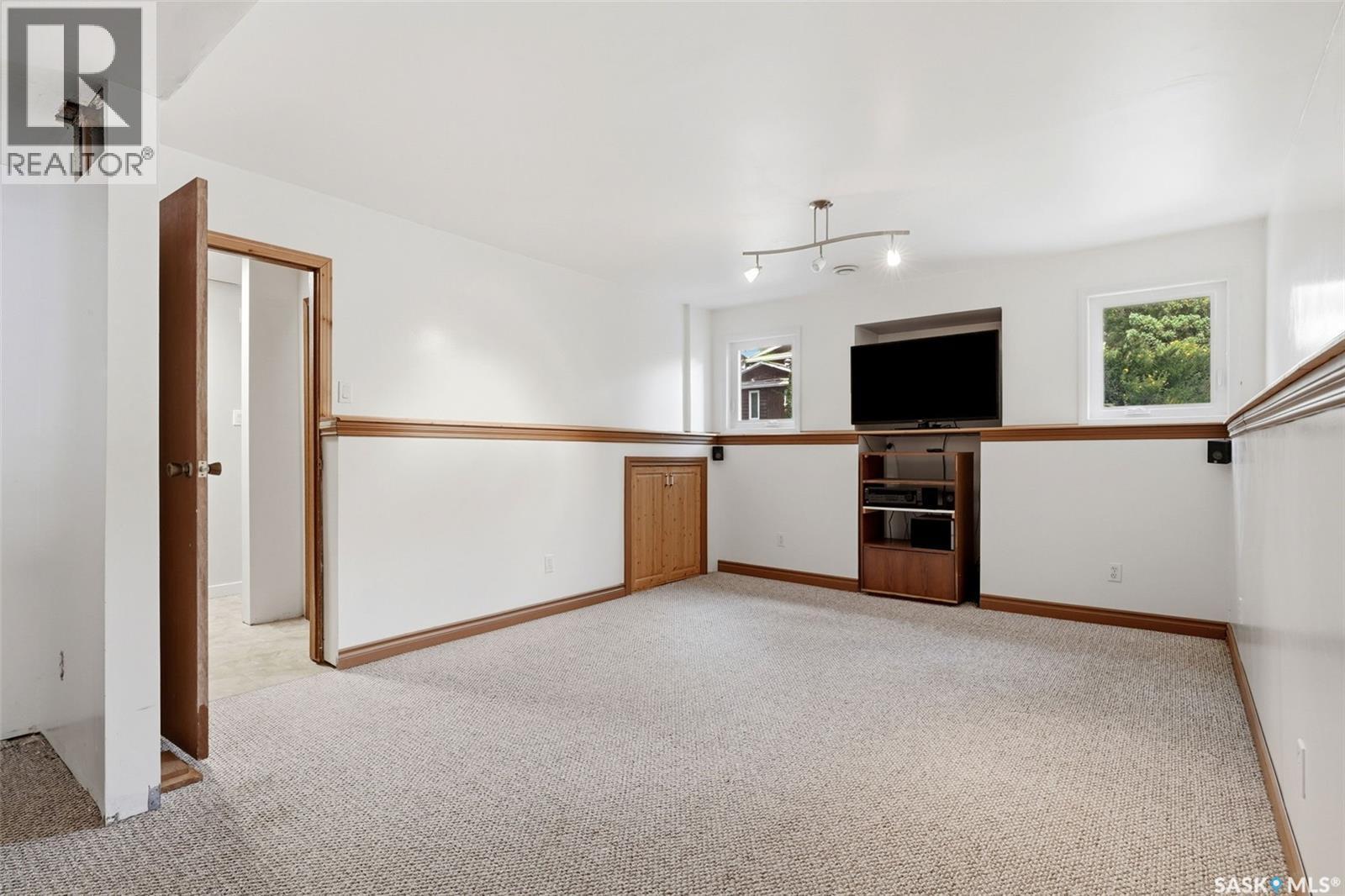 1250 Mcneill Crescent, Regina, SK - Indoor