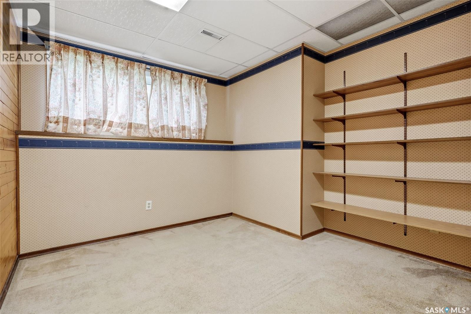 1250 Mcneill Crescent, Regina, SK - Indoor Photo Showing Other Room