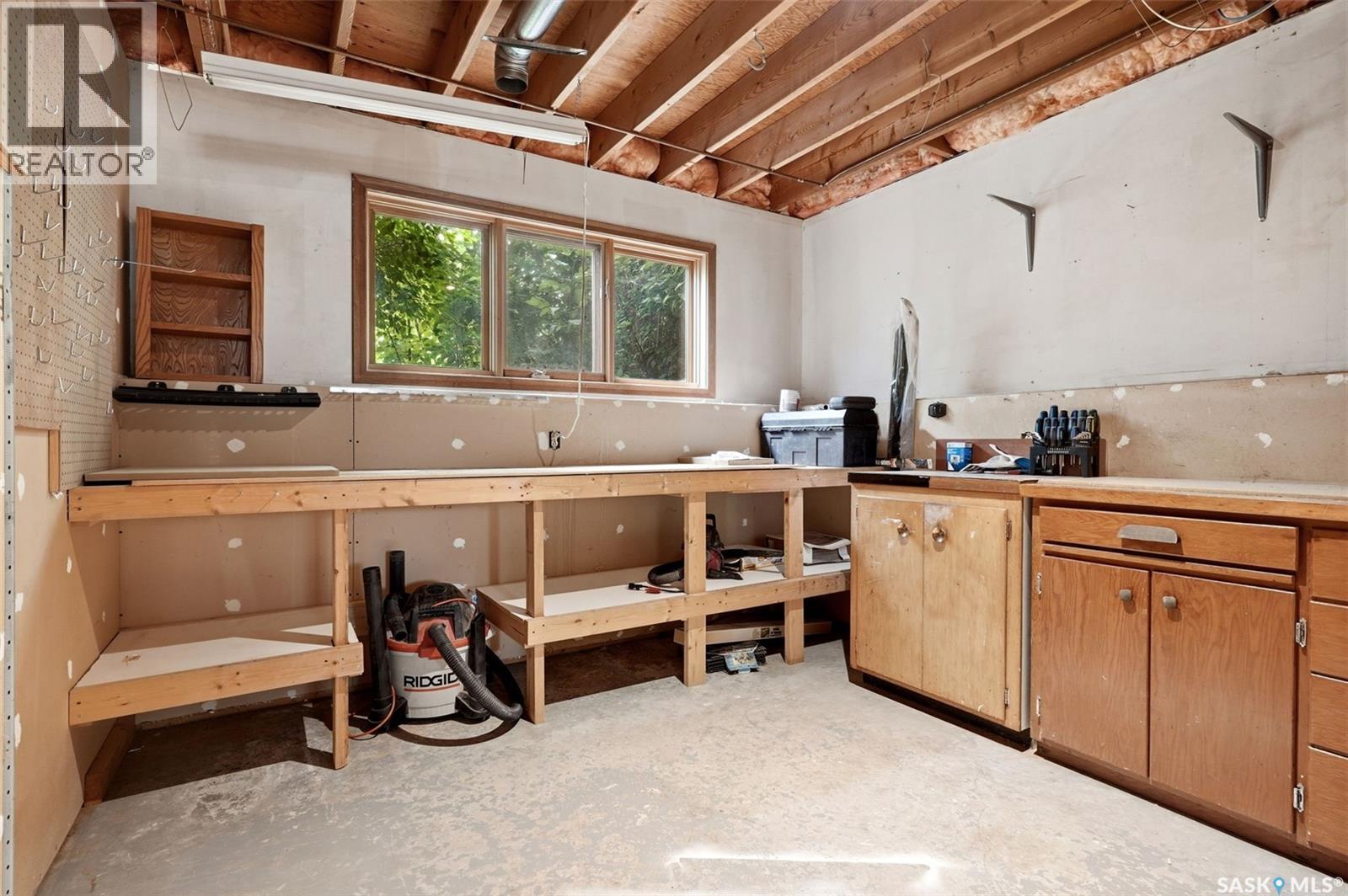 1250 Mcneill Crescent, Regina, SK - Indoor