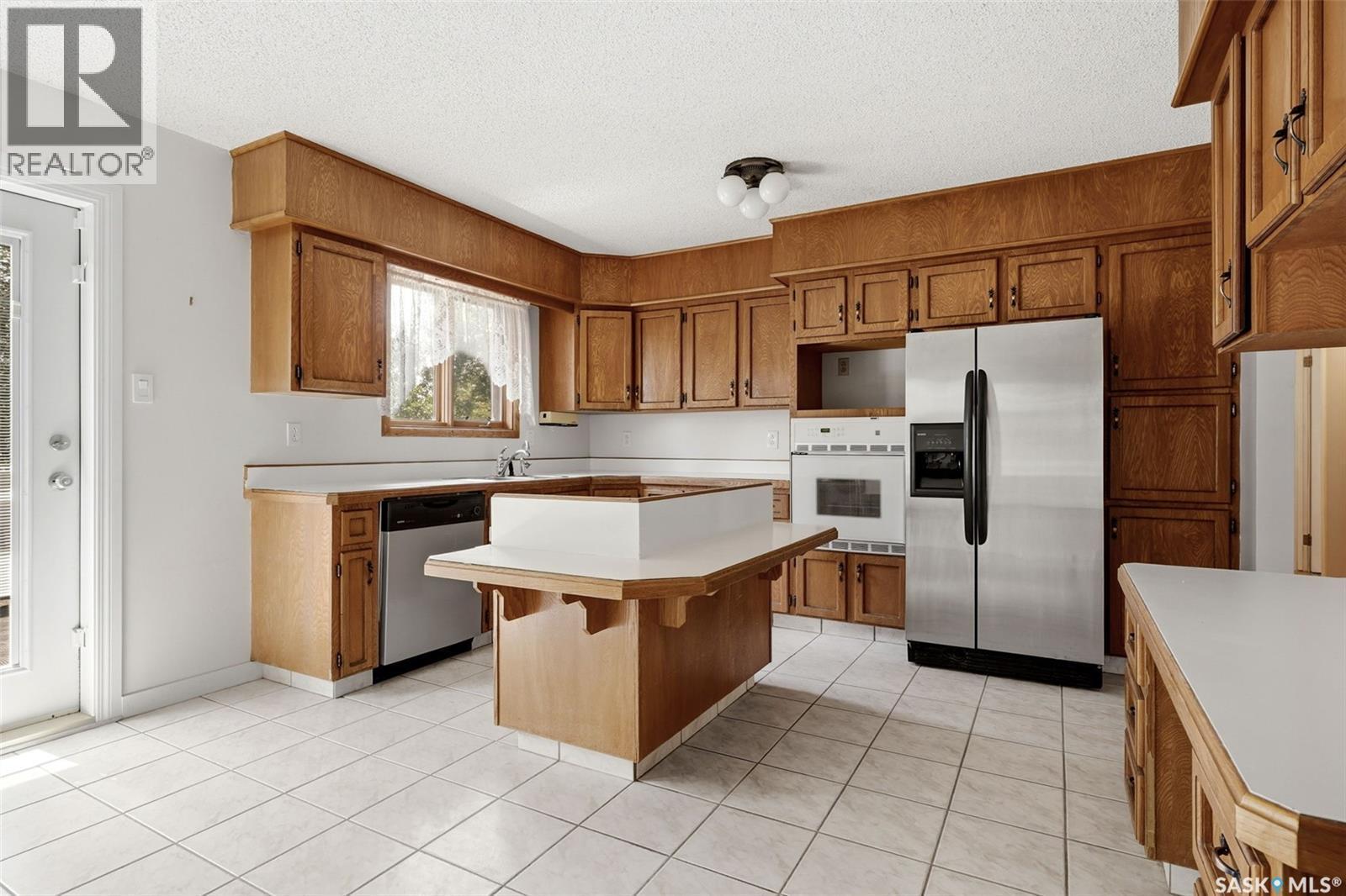 1250 Mcneill Crescent, Regina, SK - Indoor Photo Showing Kitchen