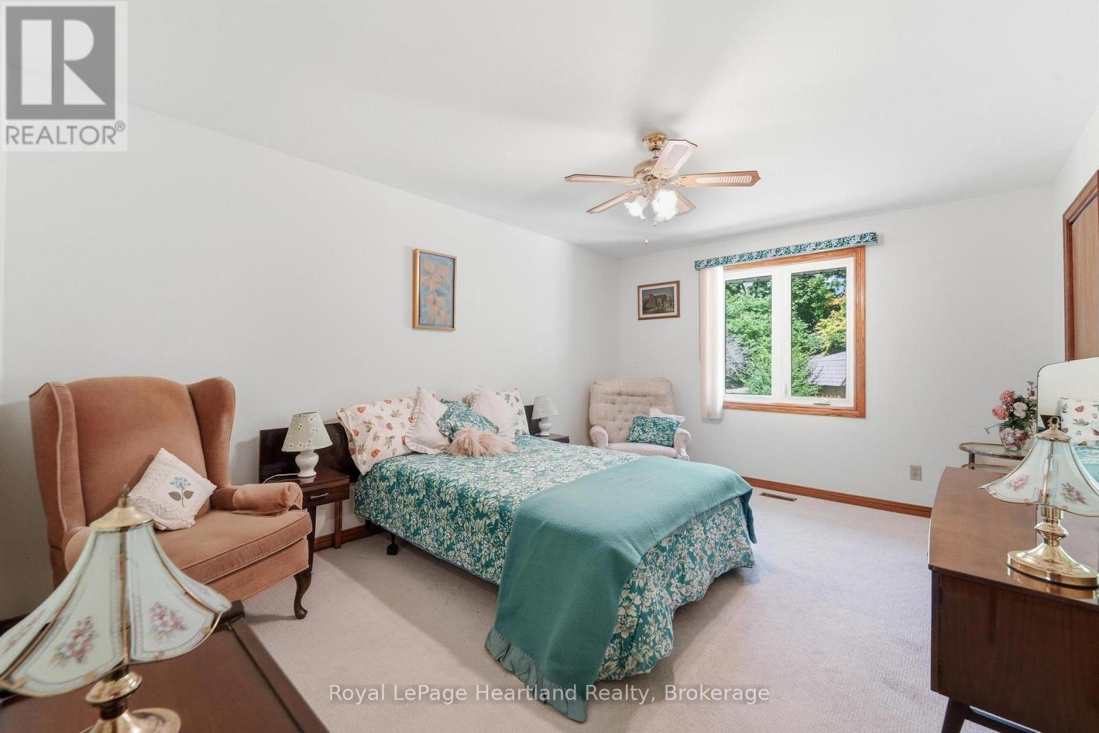 24 Leonard Drive, Goderich (Goderich (Town)), ON - Indoor Photo Showing Bedroom