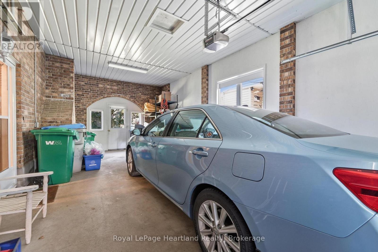 24 Leonard Drive, Goderich (Goderich (Town)), ON - Indoor Photo Showing Garage