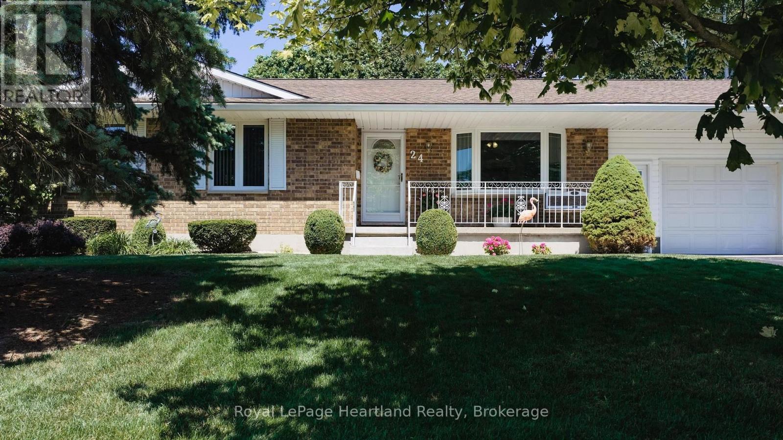 24 Leonard Drive, Goderich (Goderich (Town)), ON - Outdoor With Deck Patio Veranda