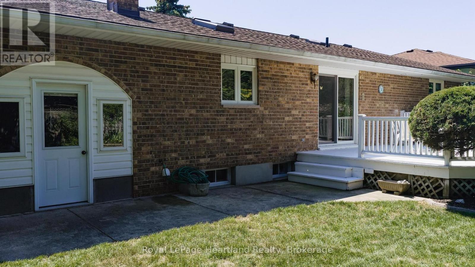 24 Leonard Drive, Goderich (Goderich (Town)), ON - Outdoor With Deck Patio Veranda With Exterior