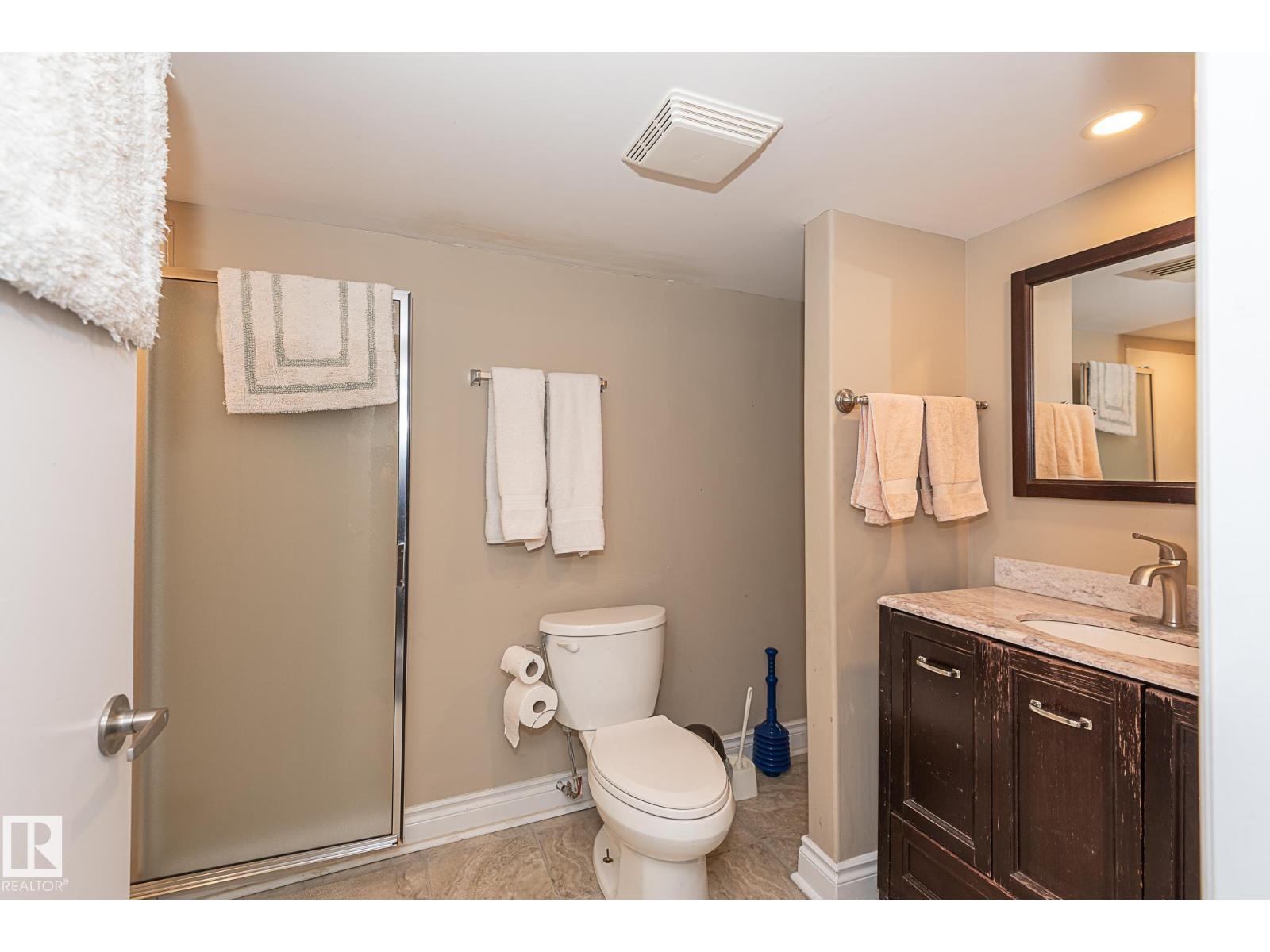 9623 110A Av Nw, Edmonton, AB