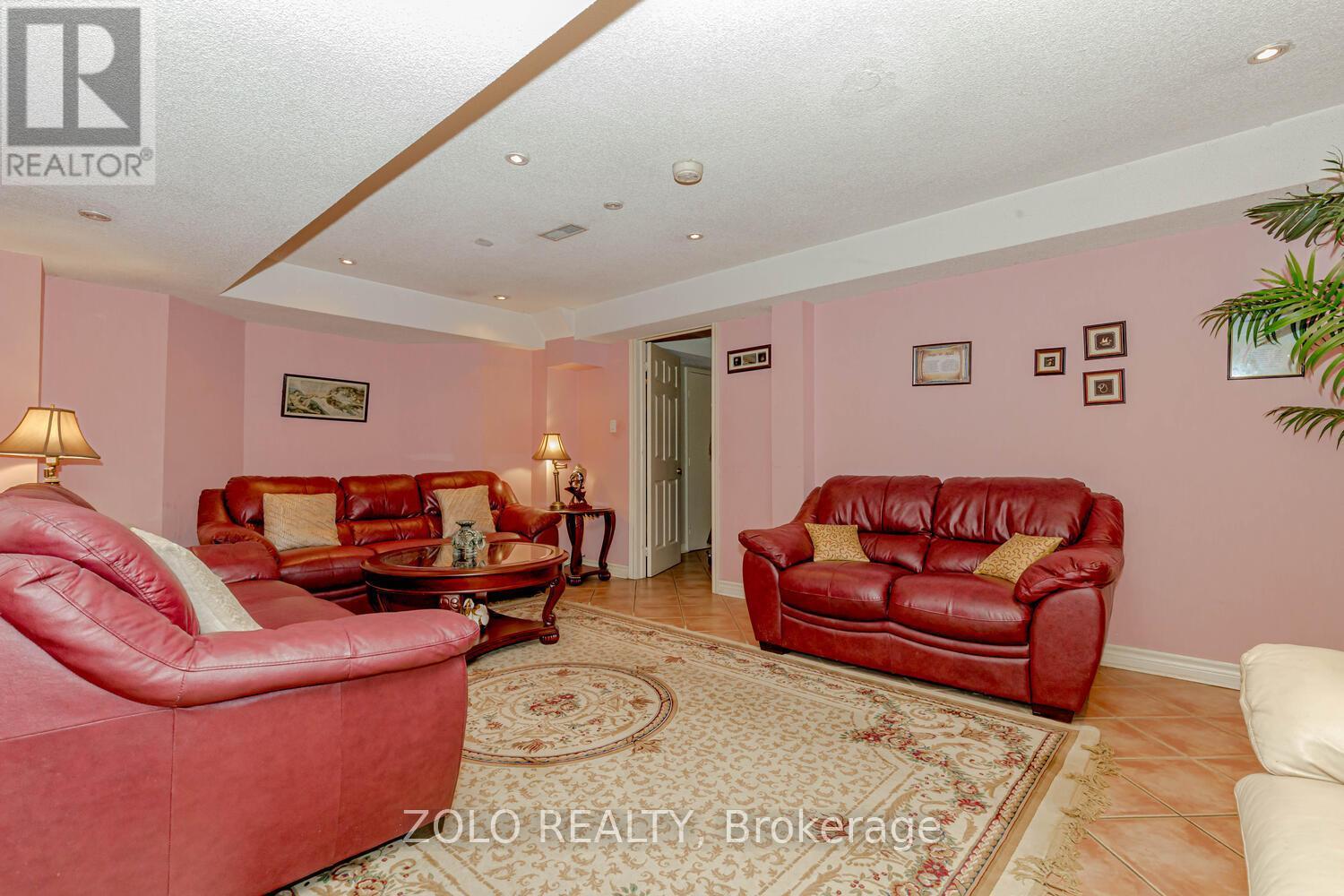 1474 Rosemanor Drive, Mississauga, ON - Indoor Photo Showing Living Room
